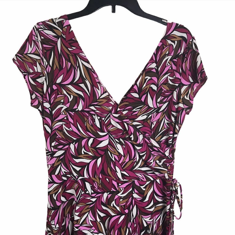 CHADWICK - Short Cap Sleeve V-Neck Front and Back Bodice Ruched Dress - Picture 4 of 8